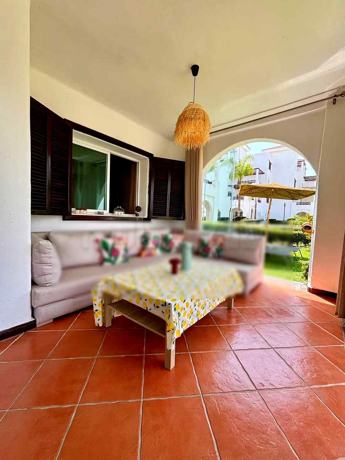 Location d'un appartement à Cabo Negro. Surface de 150 m². Belle terrasse et jardin - Photo 4