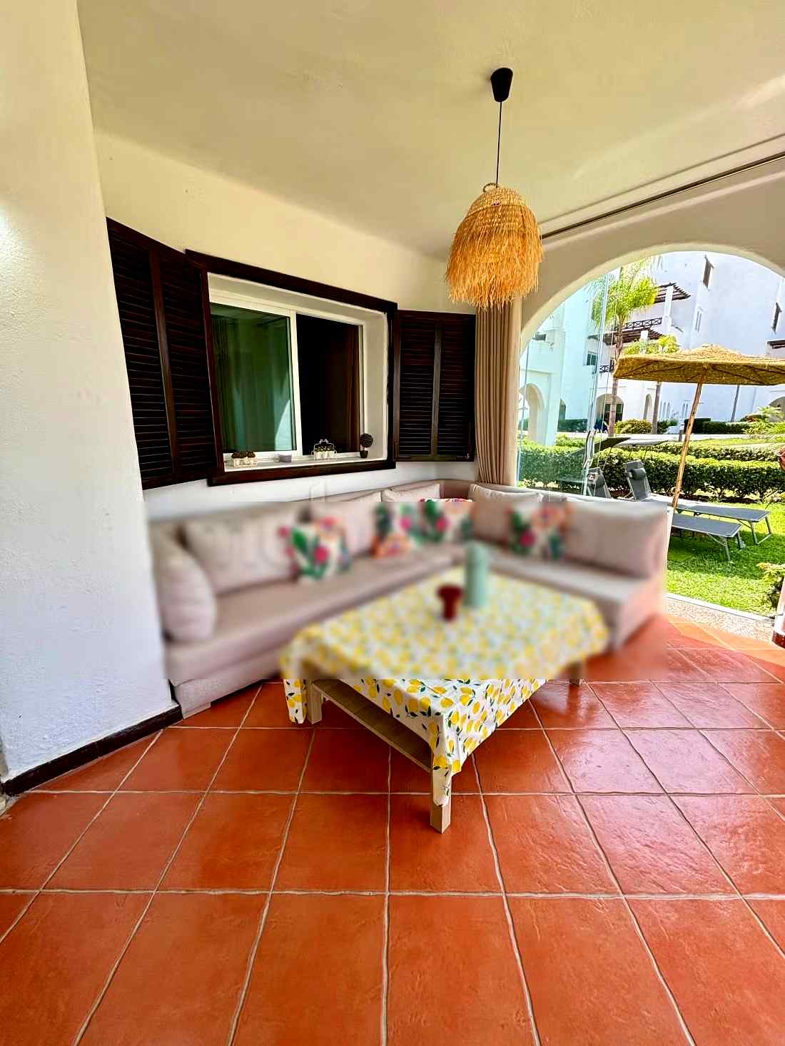 Location d'un appartement à Cabo Negro. Surface de 150 m². Belle terrasse et jardin - Photo 5