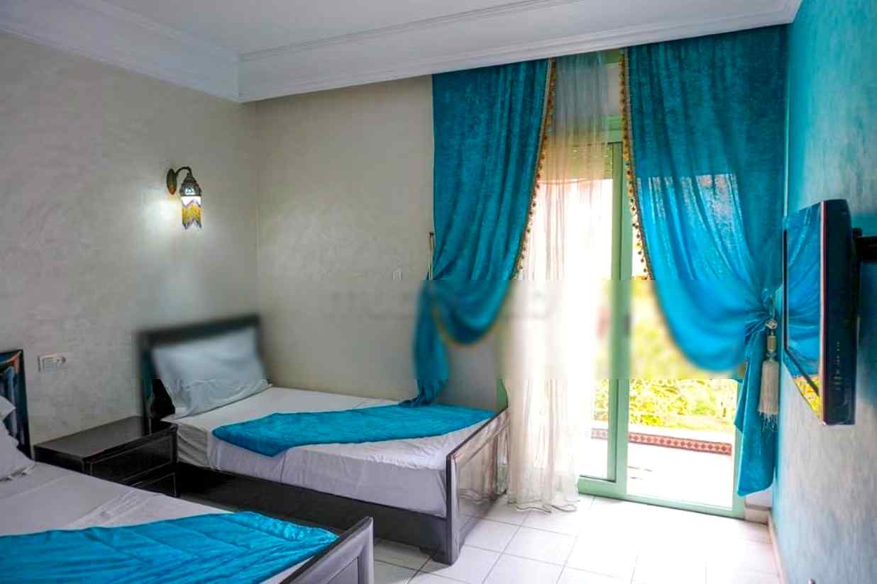 Appart de Deux Chambres à l'Hivernage avec piscine - Photo 10