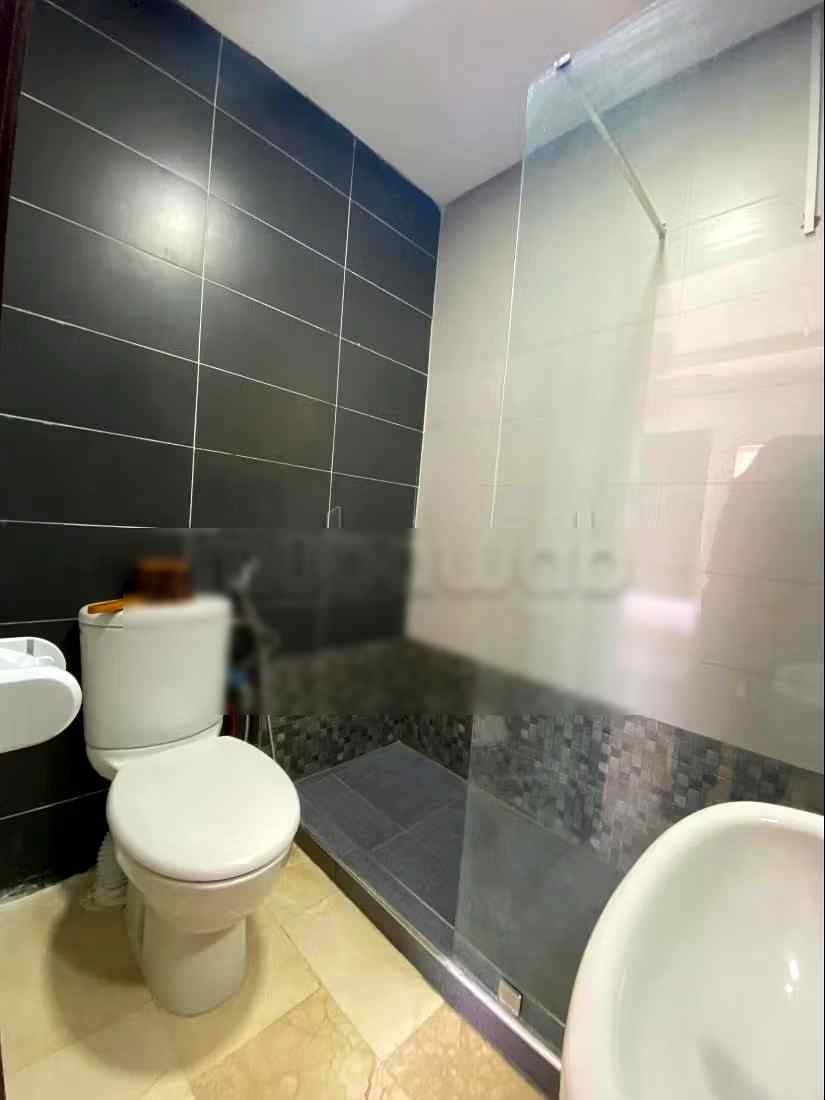 Location saisonnière à Agdal. 
Superficie 170 m². 
Salon traditionnel et système d'antenne parabolique - Photo 12