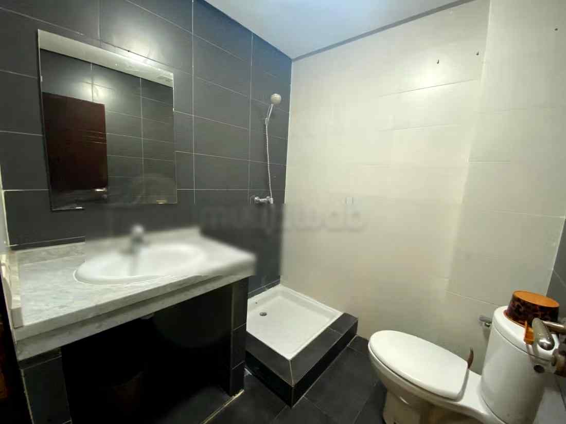 Location saisonnière à Agdal. 
Superficie 170 m². 
Salon traditionnel et système d'antenne parabolique - Photo 15
