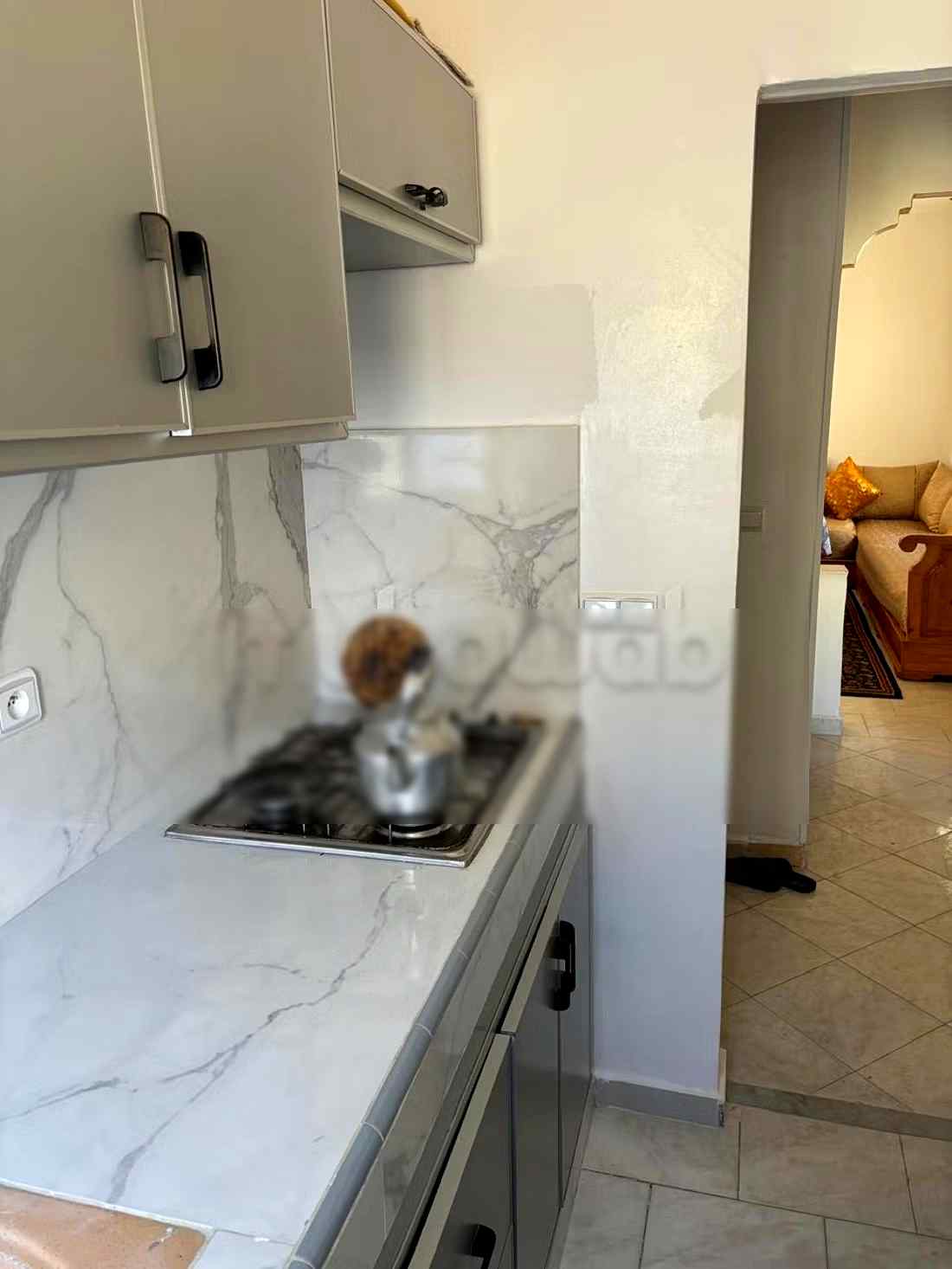 Location saisonnière à Bab Enzh. Surface de 56 m². Porte blindée et chauffage central - Photo 6