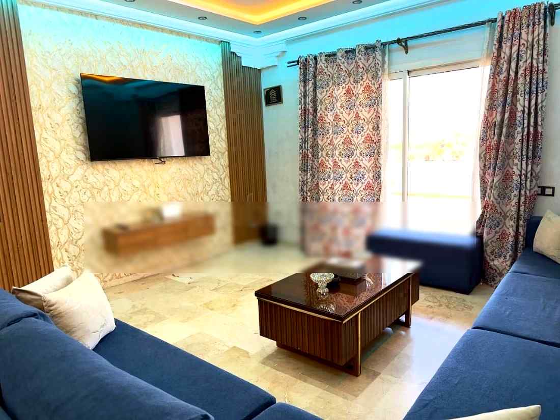 Location saisonnière à Secteur Touristique. 
Superficie 130 m². 
Ascenseur et places de parking - Photo 4