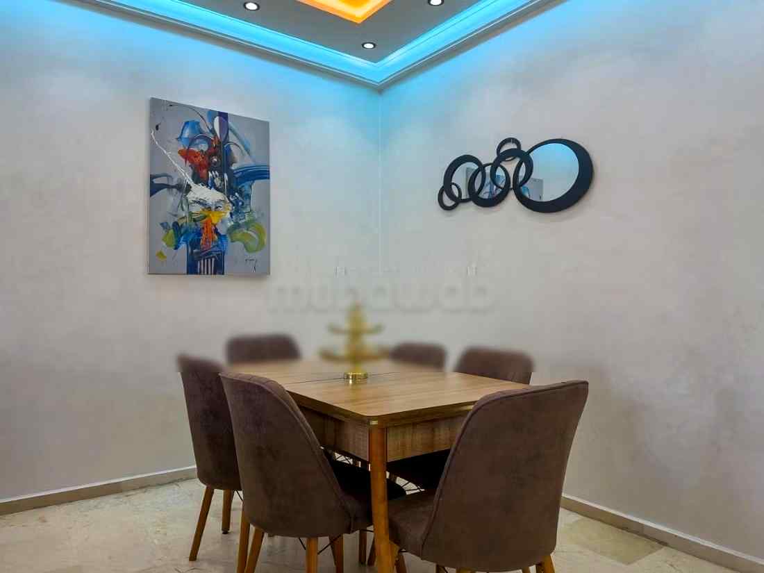 Location saisonnière à Secteur Touristique. 
Superficie 130 m². 
Ascenseur et places de parking - Photo 5