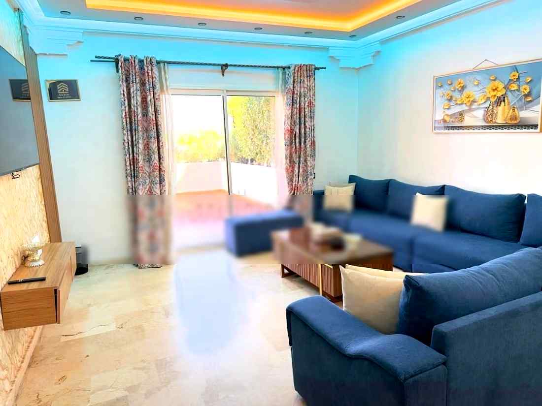 Location saisonnière à Secteur Touristique. 
Superficie 130 m². 
Ascenseur et places de parking - Photo 3