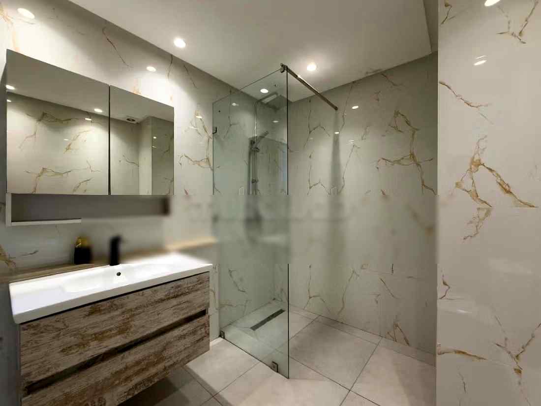 Location saisonnière à Secteur Touristique. 
Superficie 130 m². 
Ascenseur et places de parking - Photo 25