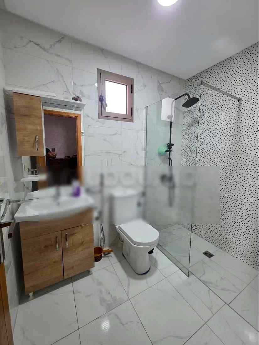 Location saisonnière à Martil. 
3 pièces confortables. 
Système de parabole et résidence sécurisée - Photo 5