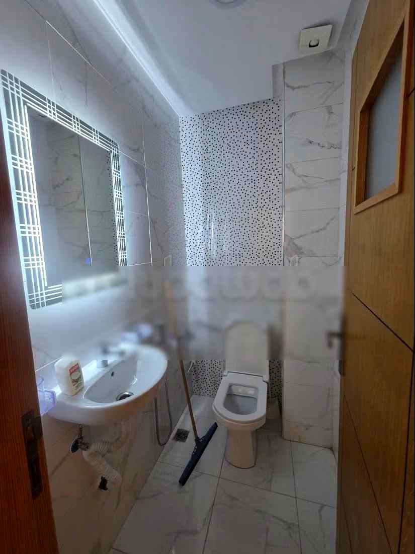 Location saisonnière à Martil. 
3 pièces confortables. 
Système de parabole et résidence sécurisée - Photo 2