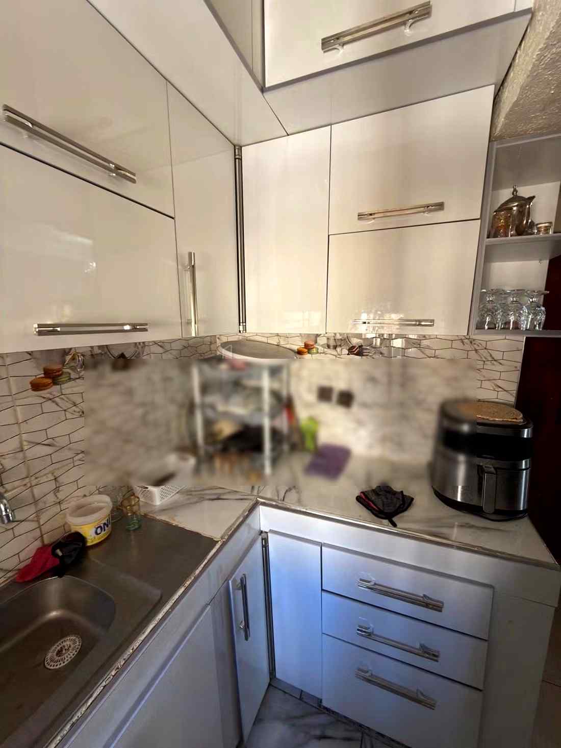 Appartements à louer à Hamria. 
Surface de 40 m². 
Système de parabole et salon marocain - Photo 2