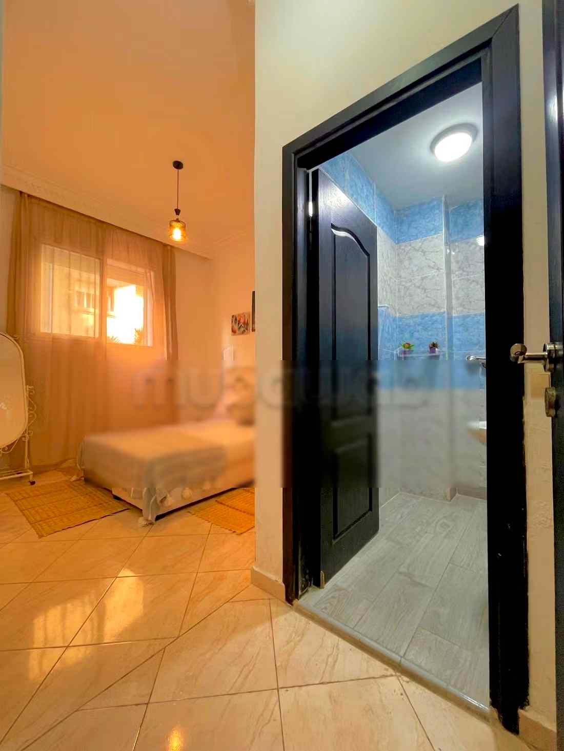 Location saisonnière à Kasbah. 2 chambres. Porte blindée, salon marocain - Photo 12