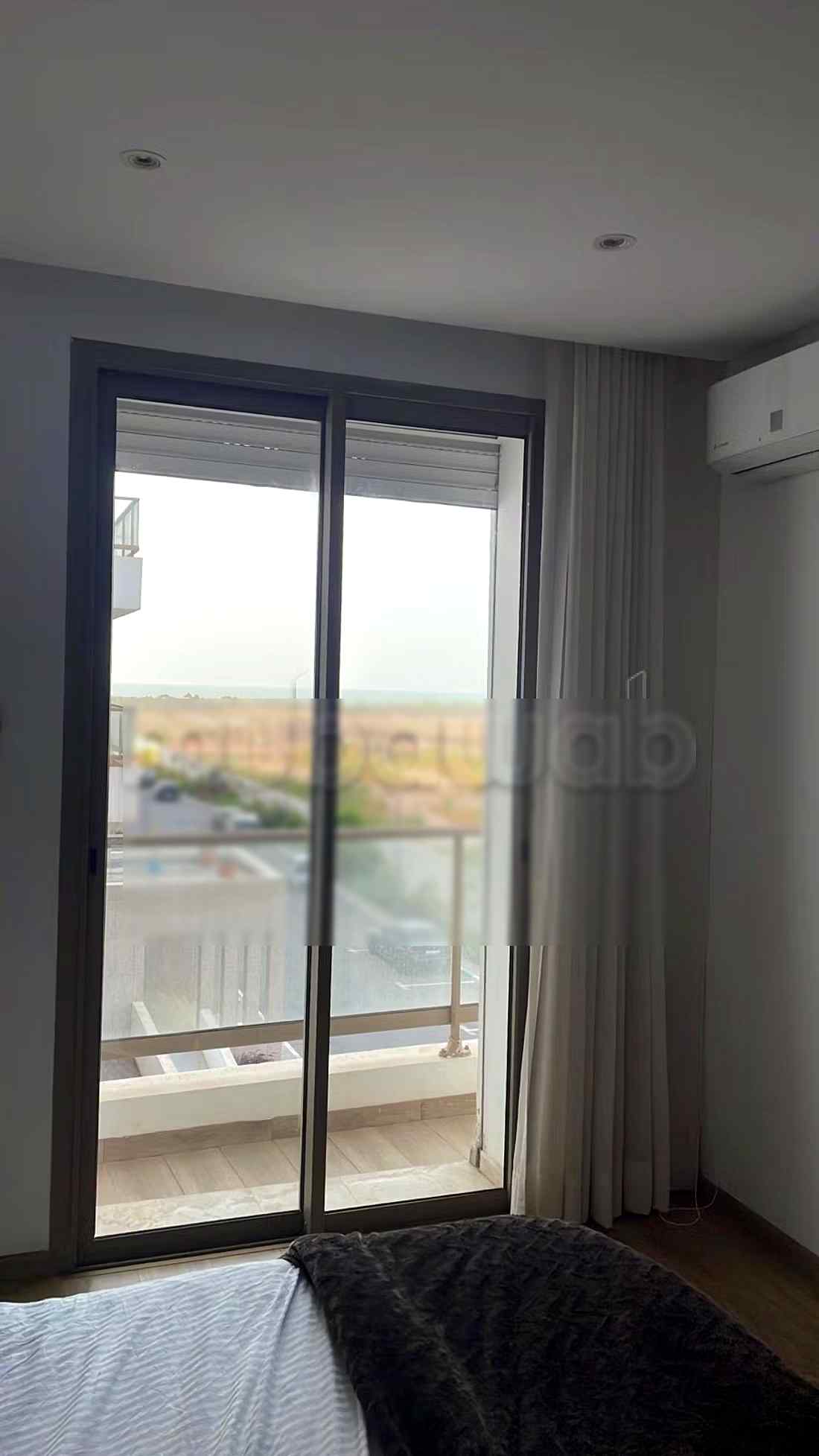 Location d'un appartement à Ain Diab Extension. 
2 chambres agréables. 
Antenne parabolique, résidence sécurisée - Photo 3