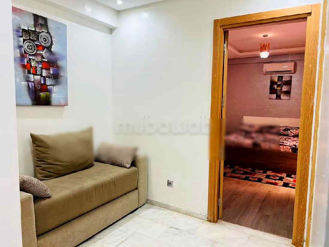 Appartement de vacances à louer à Guéliz. Surface totale 120 m². Places de stationnement et terrasse. - Photo 3