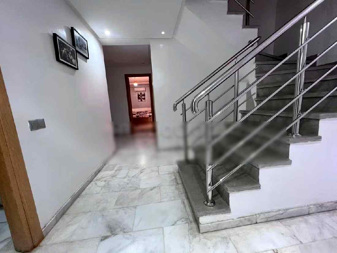 Appartement de vacances à louer à Guéliz. Surface totale 120 m². Places de stationnement et terrasse. - Photo 15