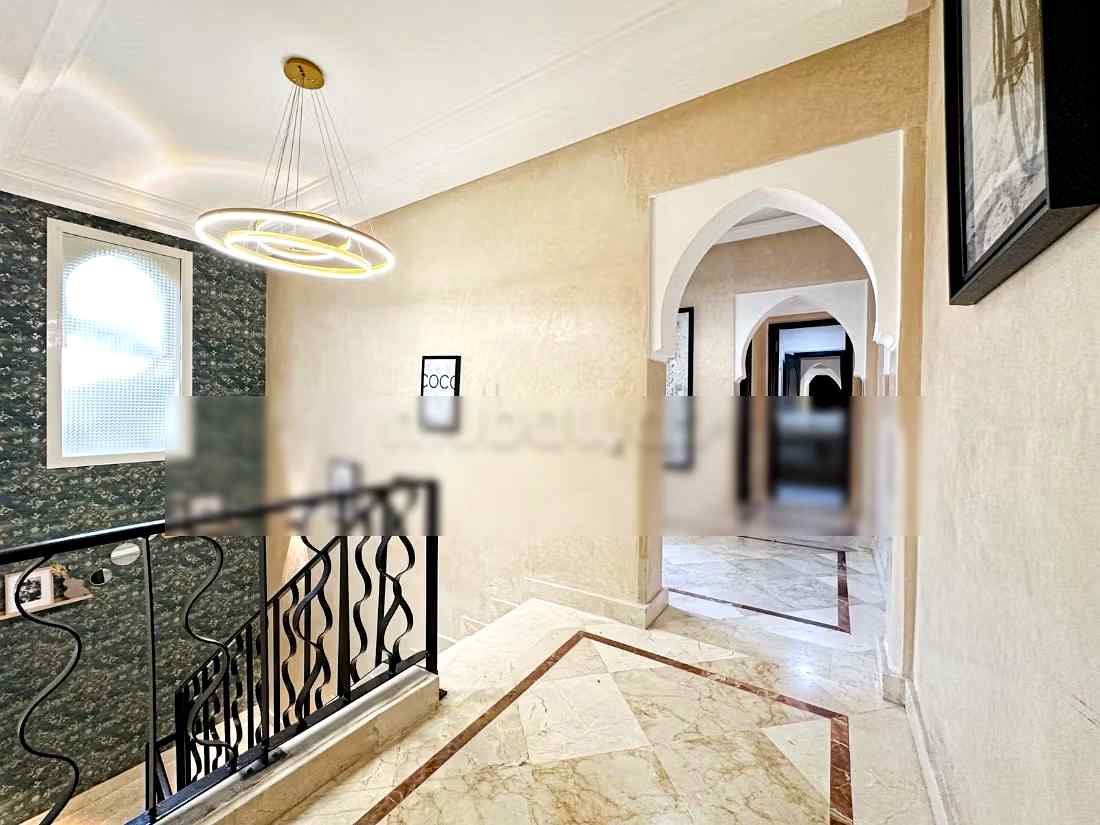 Maison de luxe à louer en Centre. 4 chambres agréables. Places de stationnement et terrasse - Photo 24