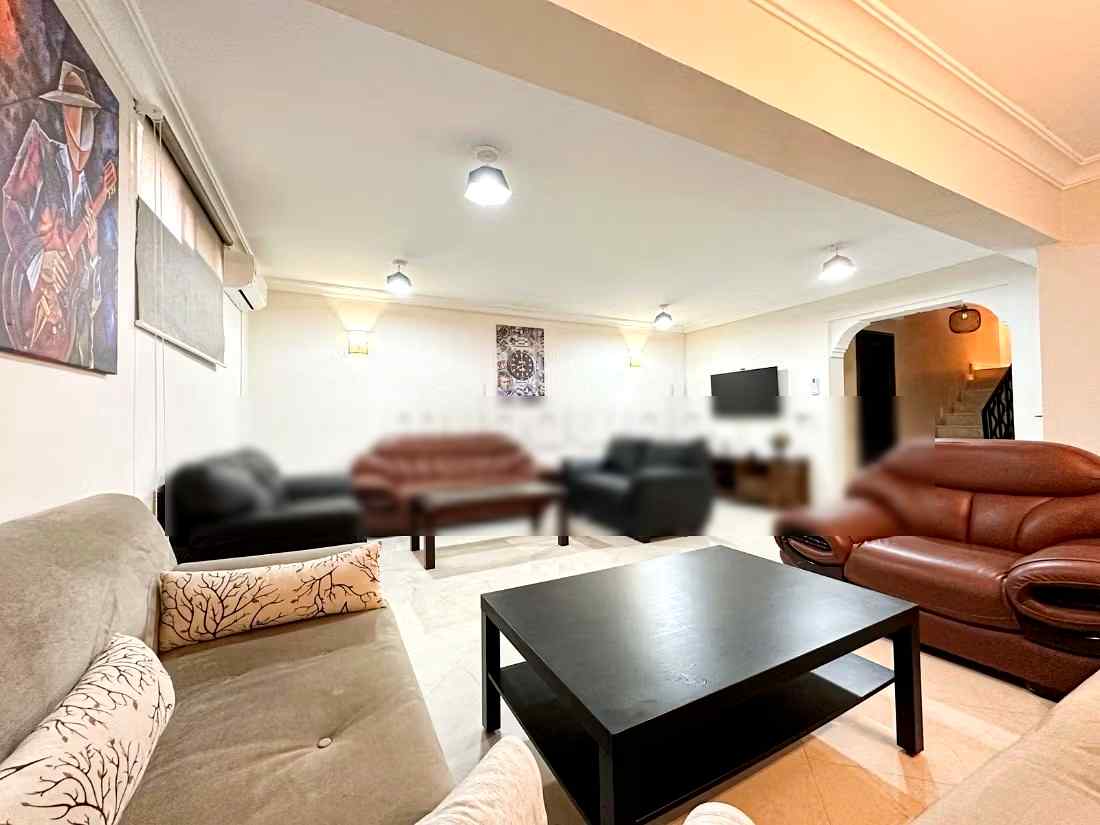 Maison de luxe à louer en Centre. 4 chambres agréables. Places de stationnement et terrasse - Photo 25