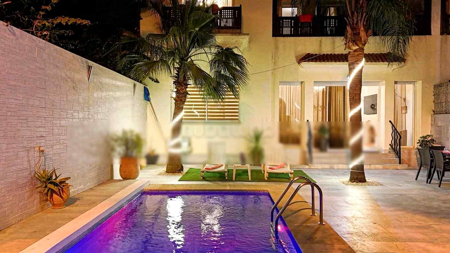 Maison de luxe à louer en Centre. 4 chambres agréables. Places de stationnement et terrasse - Photo 2