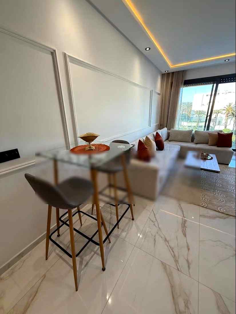 Location journaliere aux quartier des Hôpitaux studios neuf sans vis a vis grandes pièces. Conciergerie à disposition, système de climatisation - Photo 3