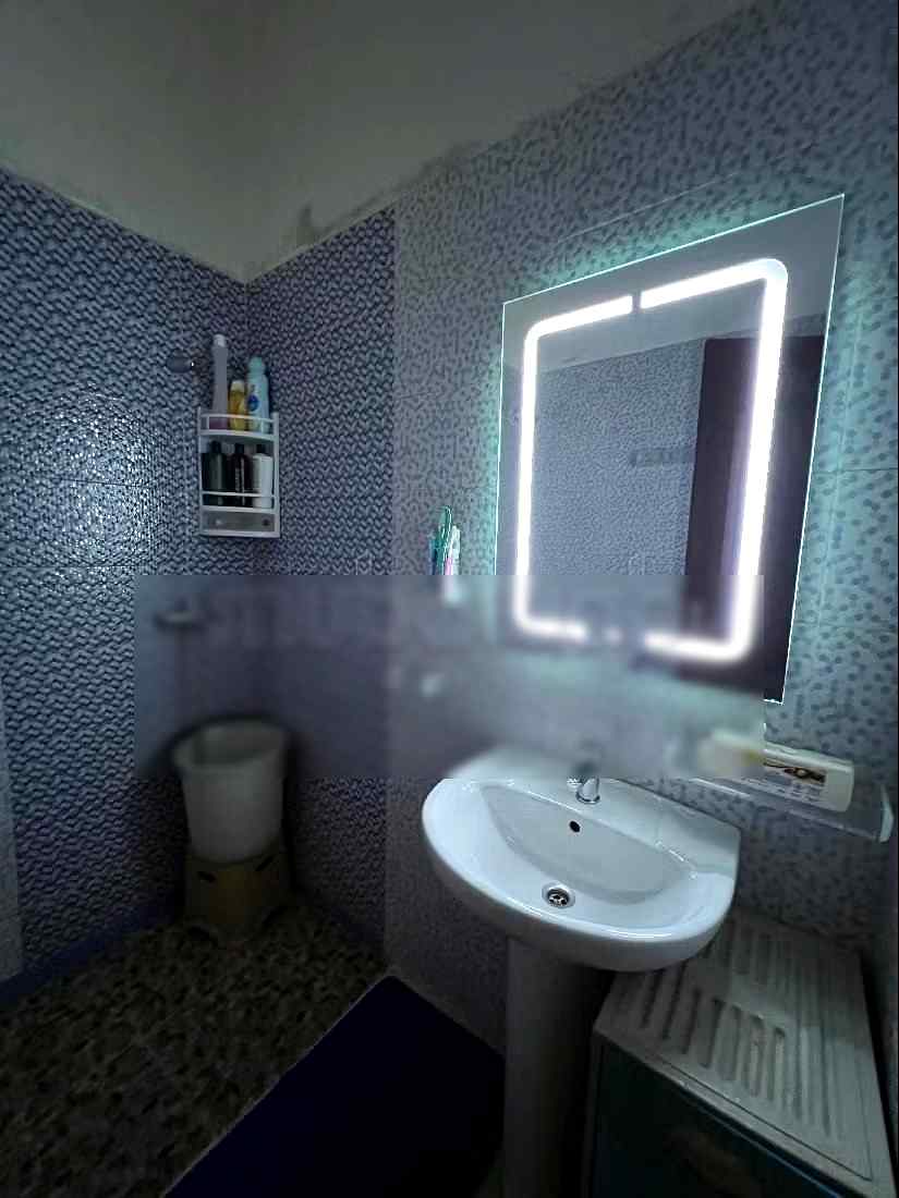 Location d'un appartement à Tanja Balia. 2 chambres. Salon traditionnel et porte blindée - Photo 2