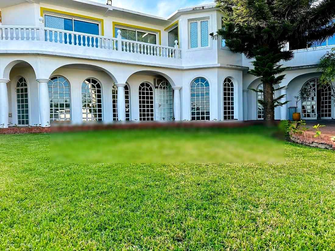 Villa de standing à louer pour vos vacances à Jbel Kbir. Superficie 1000 m². Jardin et terrasse - Photo 5