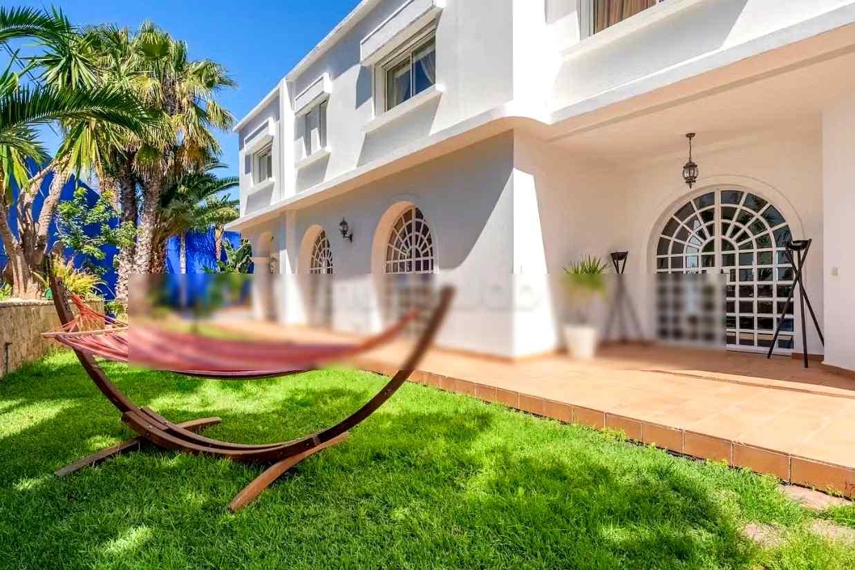 Villa de standing à louer pour vos vacances à Jbel Kbir. Superficie 1000 m². Jardin et terrasse - Photo 4