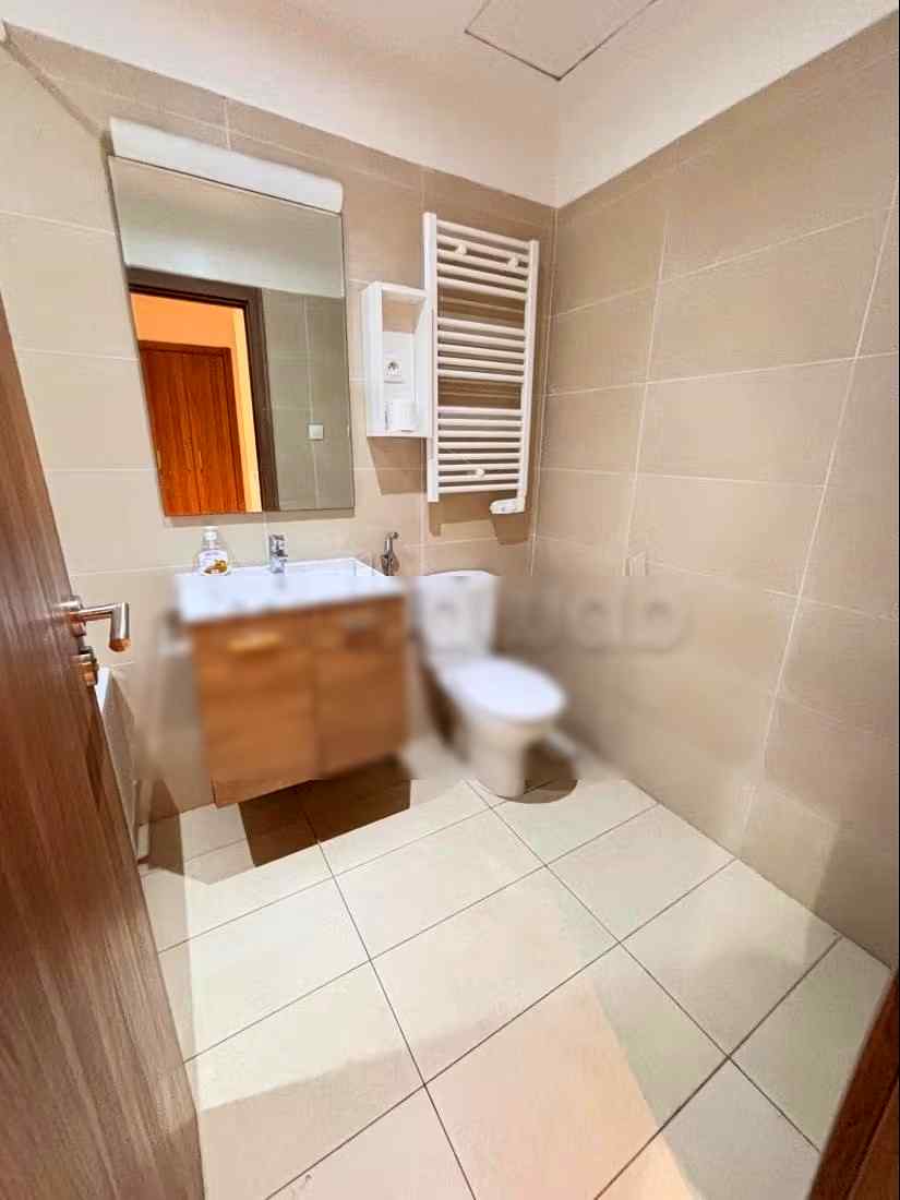 Location saisonnière à Roches Noires. Surface totale 84 m². Service de concierge et climatisation - Photo 19
