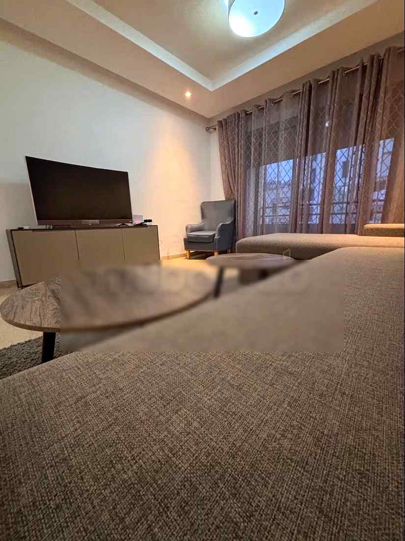 Location saisonnière à Roches Noires. Surface totale 84 m². Service de concierge et climatisation - Photo 7