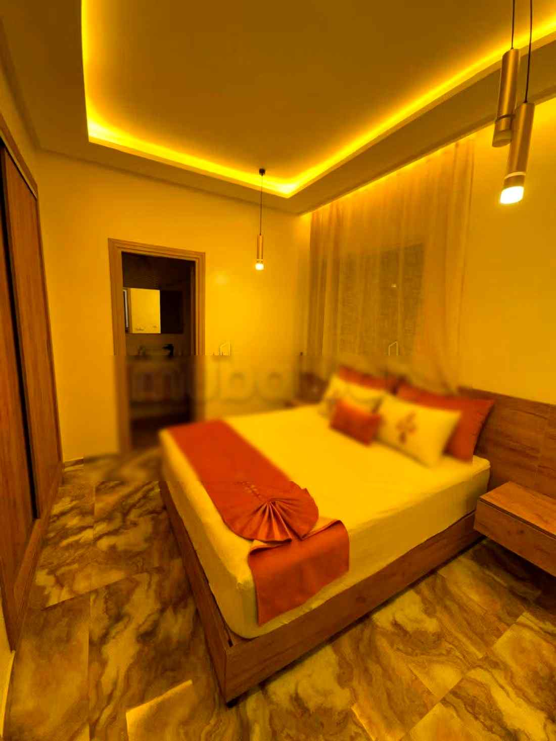 Location saisonnière à Bab Al Bahar. Superficie 72 m². Fenêtres double vitrage et chauffage central - Photo 2