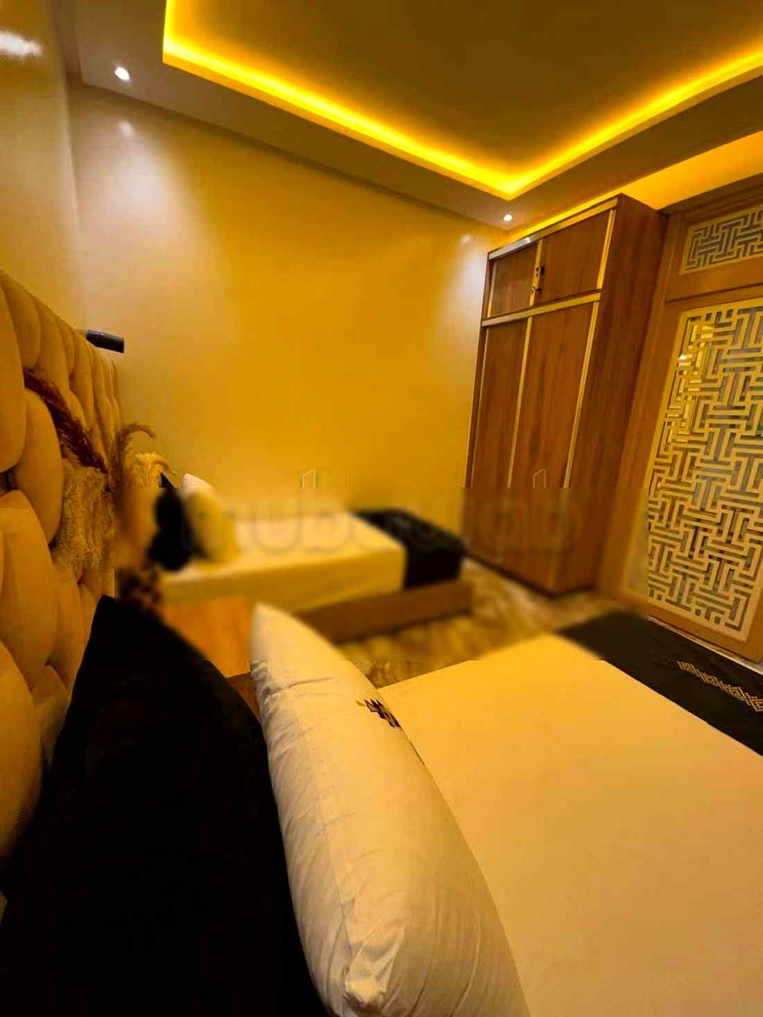 Location saisonnière à Bab Al Bahar. Superficie 72 m². Fenêtres double vitrage et chauffage central - Photo 4