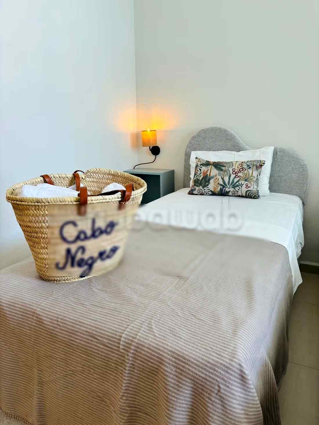 Location d'un appartement à Cabo Negro. 2 belles chambres. Piscine, climatisation - Photo 13