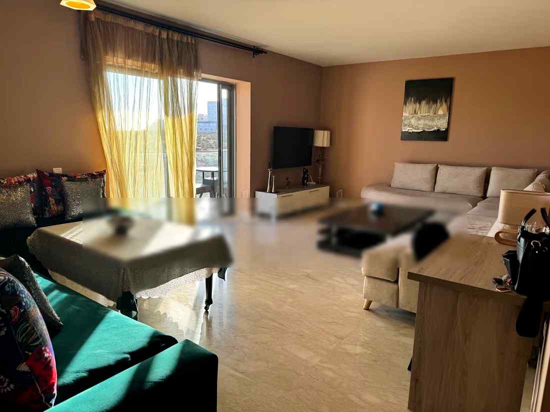 Appartements à louer location saisonnière à Founti.
Superficie 85 m².
Ascenseur et garage - Photo 5