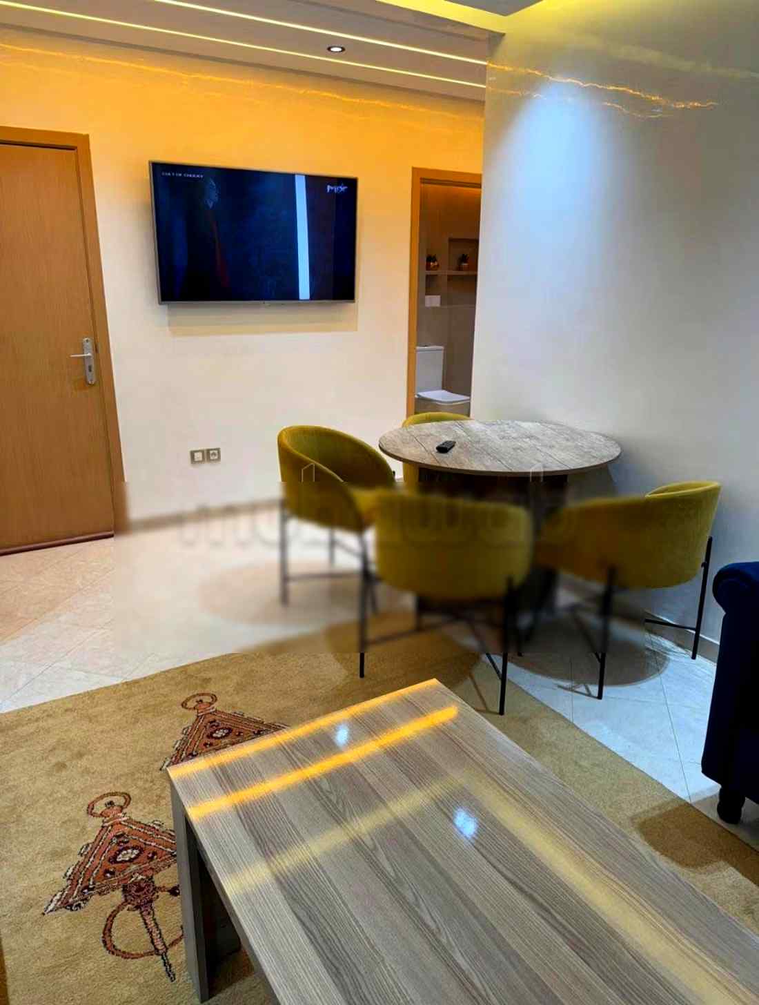 Appartement de vacances à louer à Béni Mellal. 1 belle chambre. Service de concierge, cheminée - Photo 2
