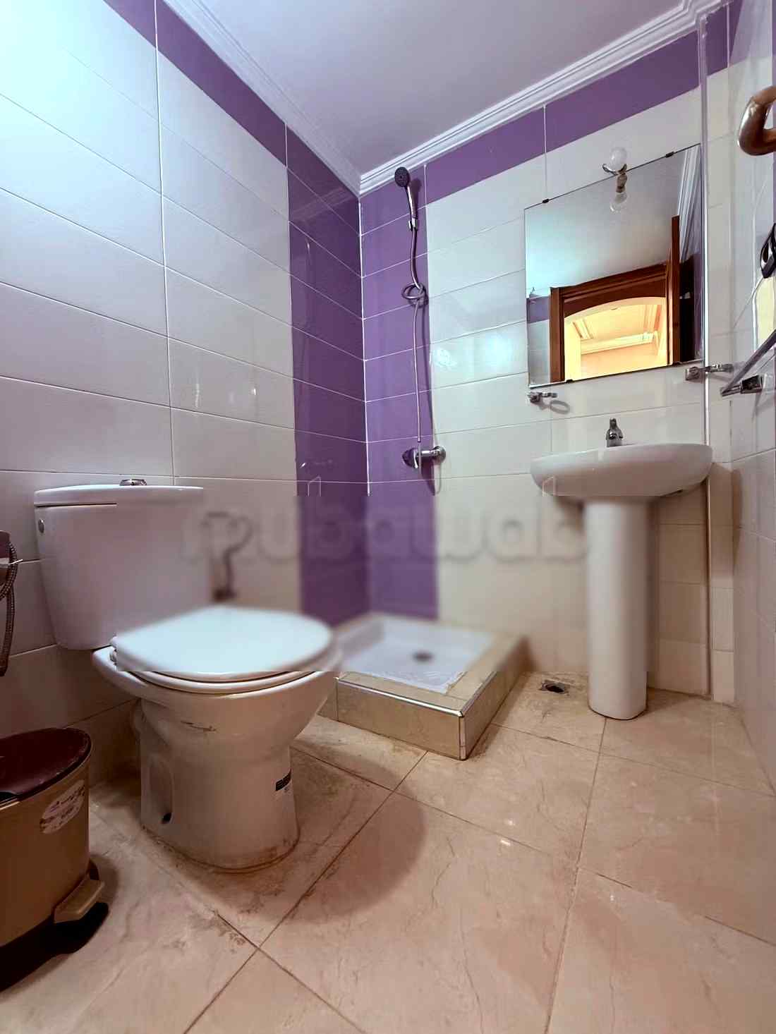 Appartement de vacances à louer en Centre. 
Surface de 100 m². 
Système de parabole et résidence sécurisée - Photo 7