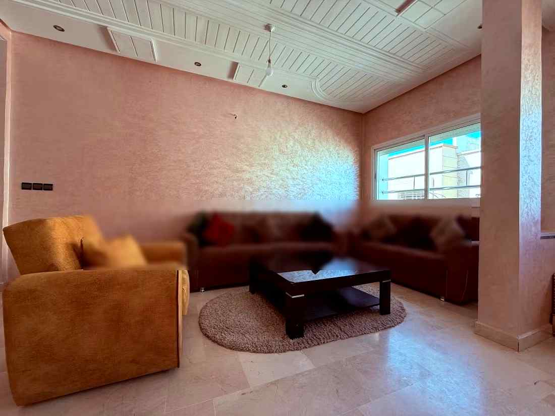 Appartement de vacances à louer en Centre. 
Surface de 100 m². 
Système de parabole et résidence sécurisée - Photo 2