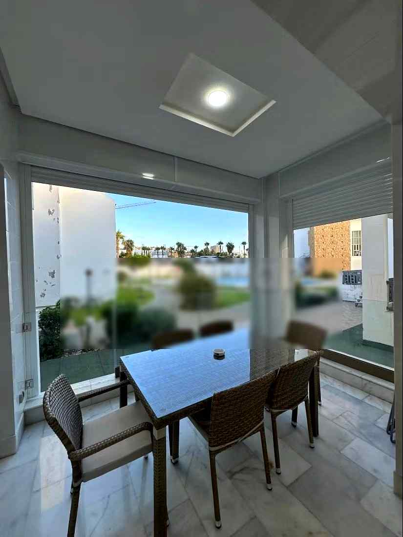 Luxury apartment with swimming pool face to beach in Malabata - Photo 2