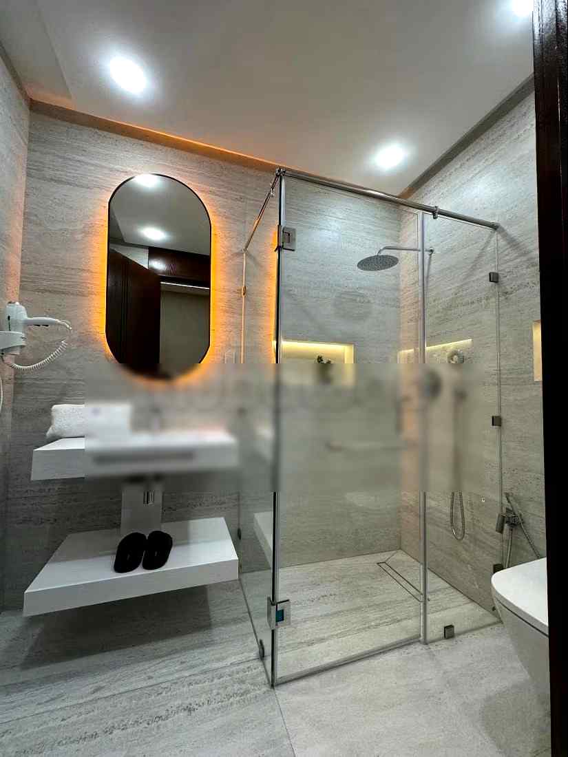 Luxury apartment with swimming pool face to beach in Malabata - Photo 13