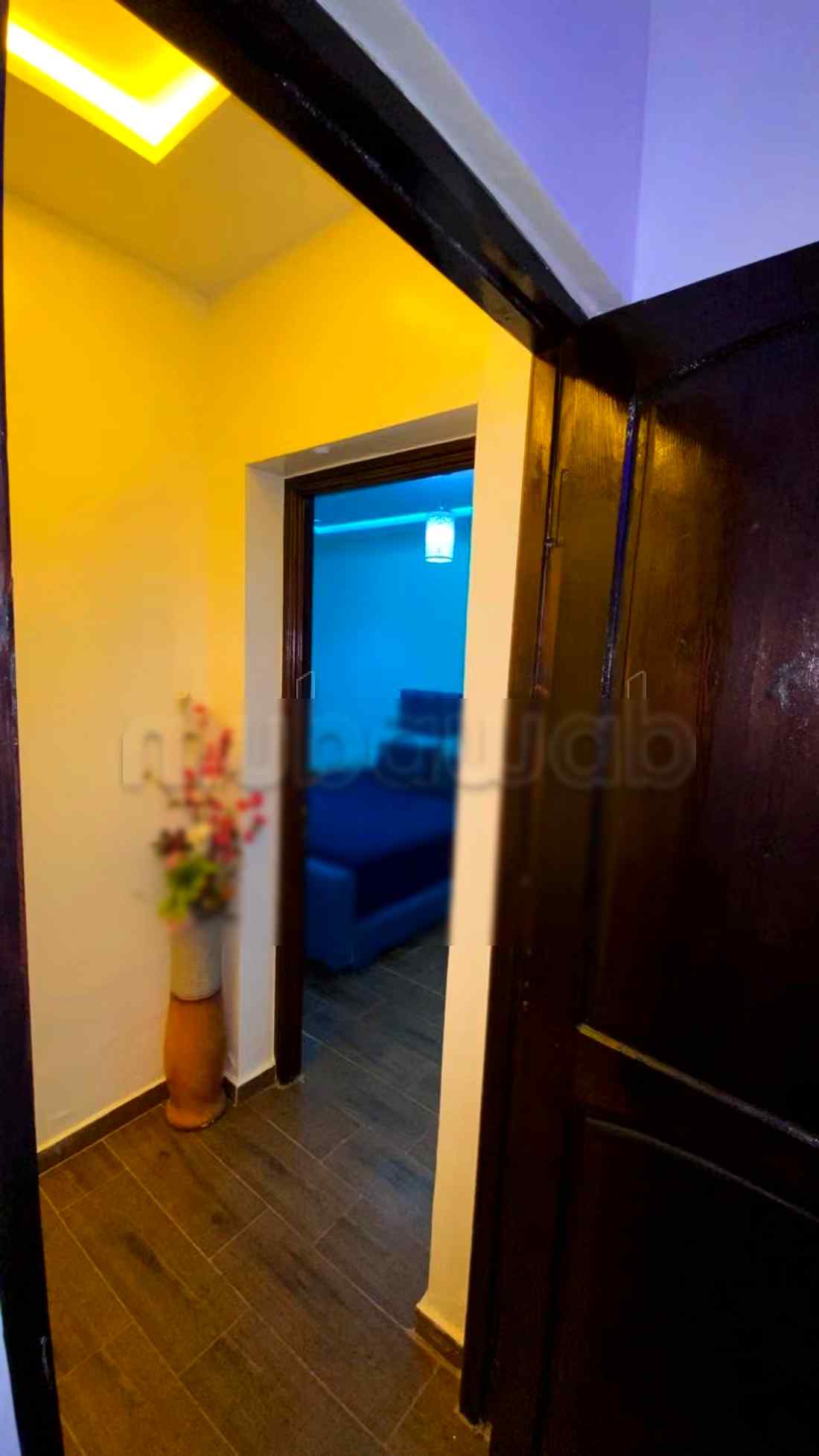 Location d'un appartement à Hay Mohammadi. Surface totale 80 m². Places de stationnement et jardin - Photo 9