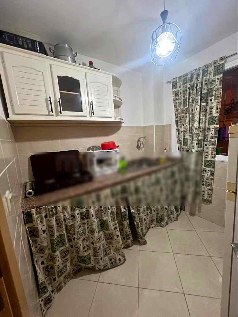 Location d'un appartement à Tanja Balia. Surface totale 40 m². Salon Marocain, sécurité - Photo 12