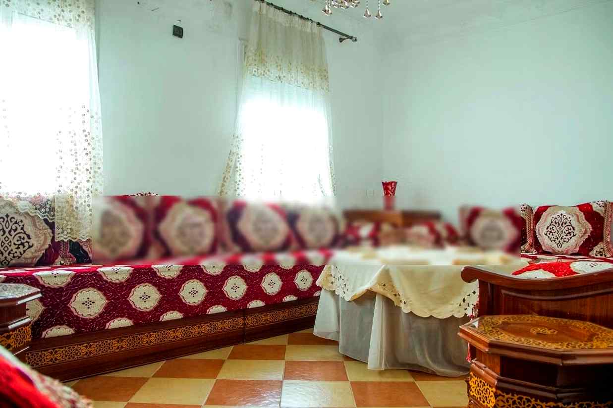 Appartements à louer à Chefchaouen. Surface totale de 100 m². Salon marocain traditionnel et porte solide - Photo 6
