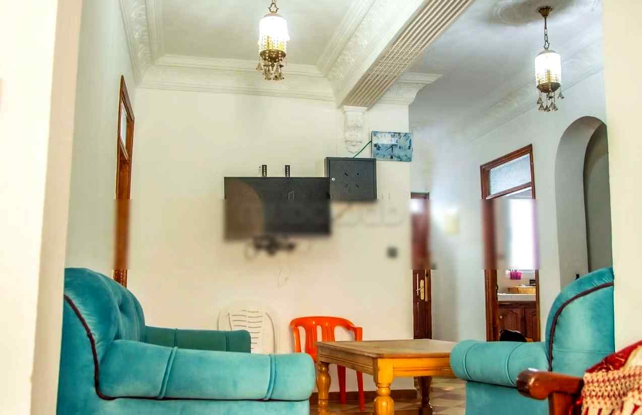 Appartements à louer à Chefchaouen. Surface totale de 100 m². Salon marocain traditionnel et porte solide - Photo 12