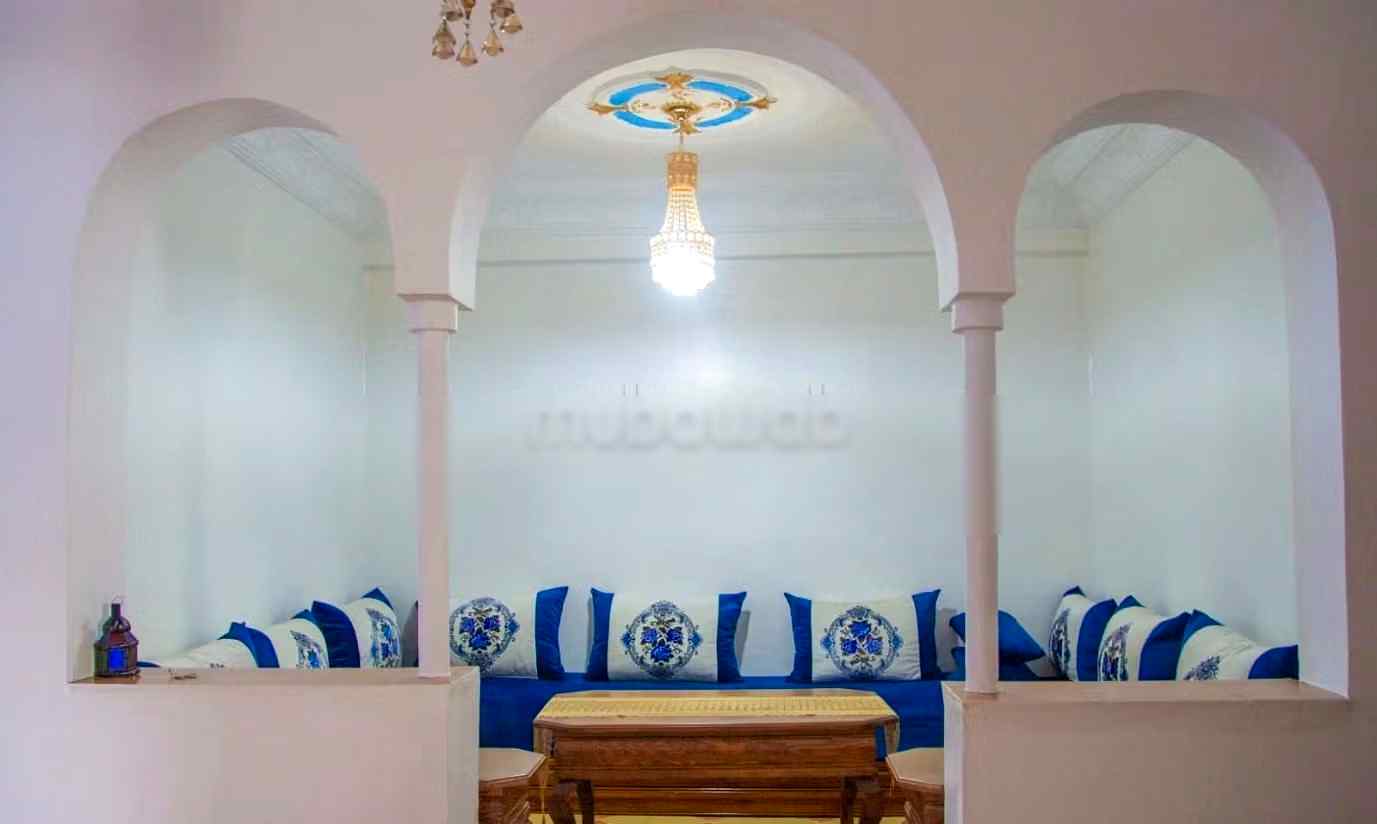 Appartements à louer à Chefchaouen. Surface totale de 100 m². Salon marocain traditionnel et porte solide - Photo 10