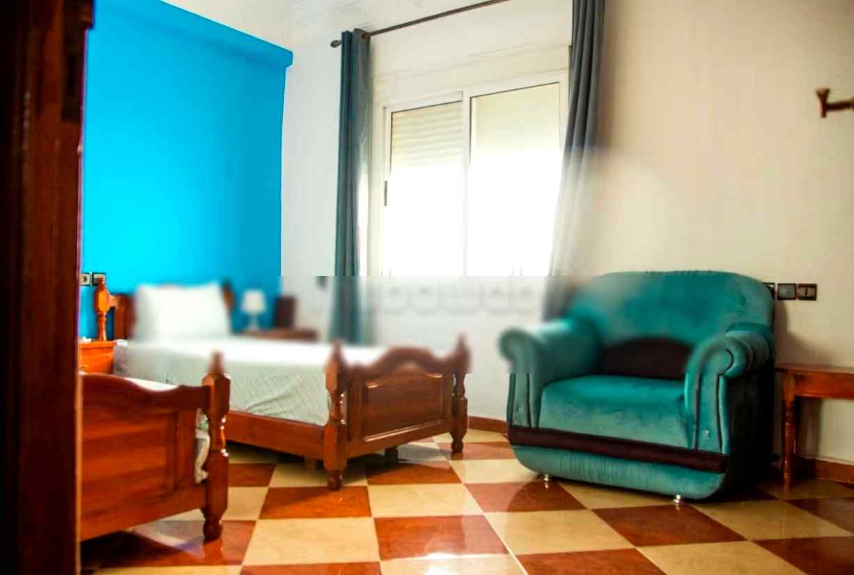 Appartements à louer à Chefchaouen. Surface totale de 100 m². Salon marocain traditionnel et porte solide - Photo 2