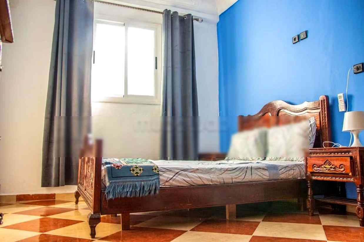 Appartements à louer à Chefchaouen. Surface totale de 100 m². Salon marocain traditionnel et porte solide - Photo 4