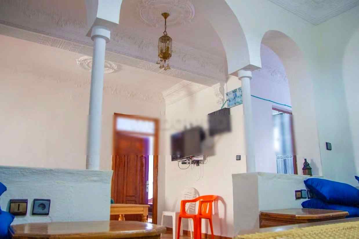 Appartements à louer à Chefchaouen. Surface totale de 100 m². Salon marocain traditionnel et porte solide - Photo 7