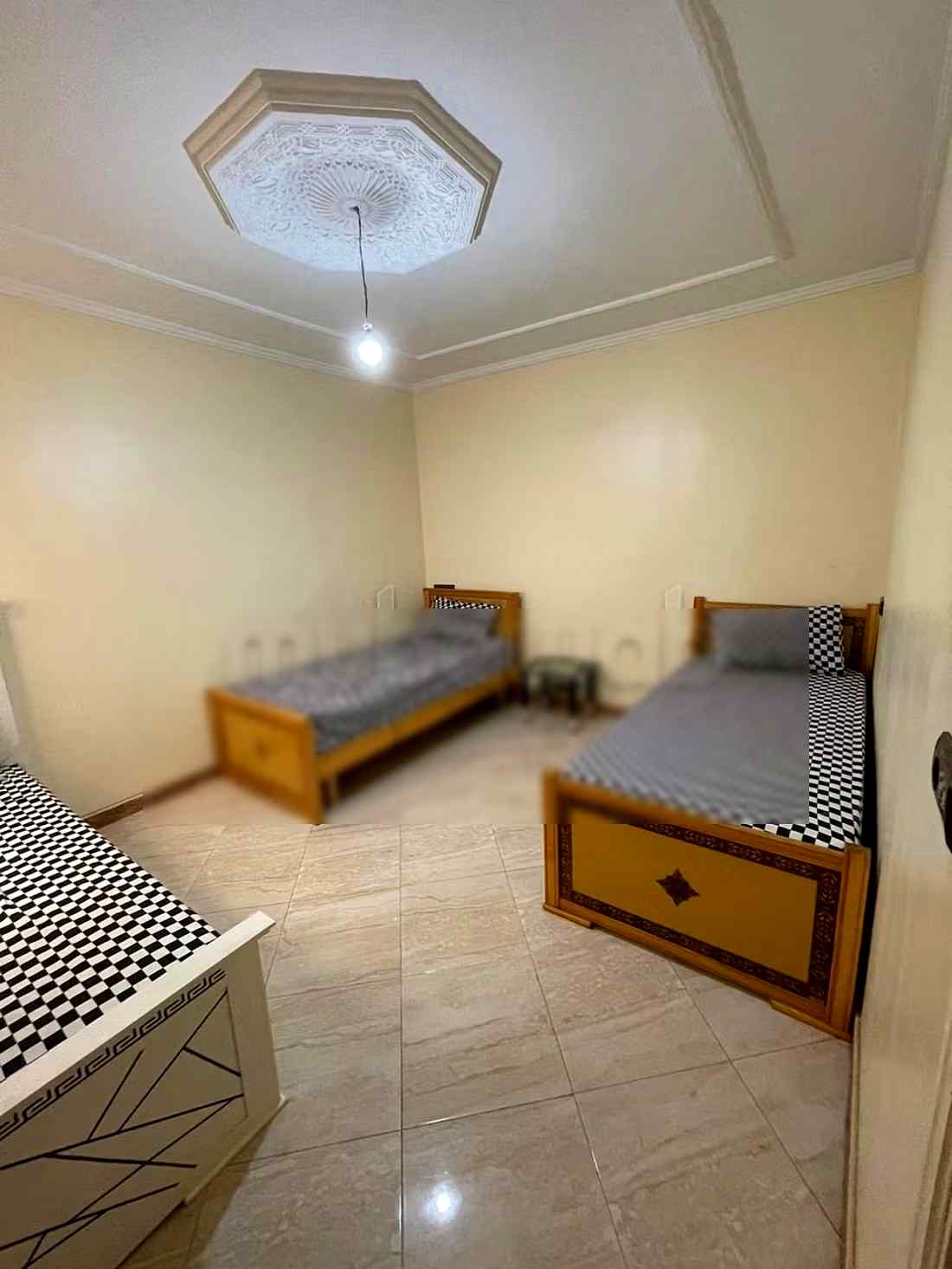 Location d'un appartement en Centre ville. 3 chambres agréables. Lave linge - Photo 4