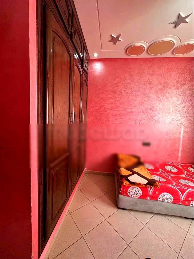 Location d'un appartement à Hay Salam. Surface de 60 m². Salon traditionnel et porte blindée - Photo 3
