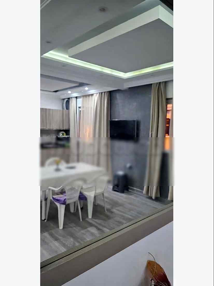 Location saisonnière à Borj. 1 Pièce. Fenêtres avec double vitrage et porte blindée - Photo 5