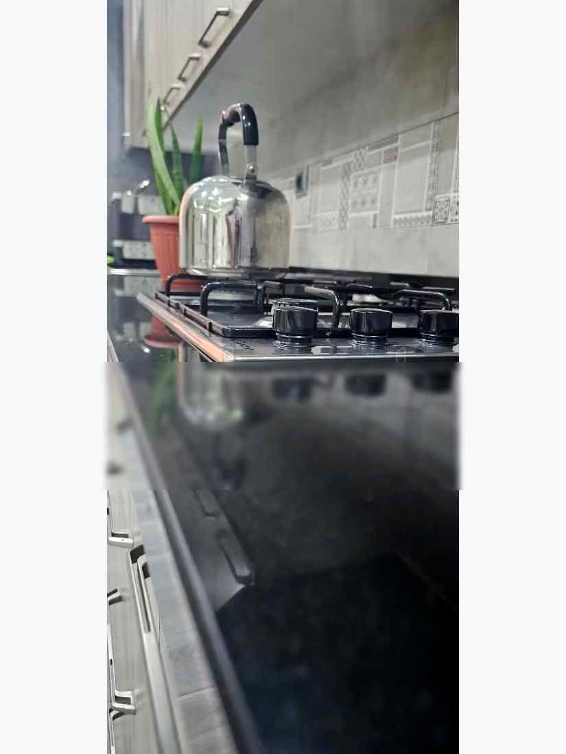 Location saisonnière à Borj. 1 Pièce. Fenêtres avec double vitrage et porte blindée - Photo 12
