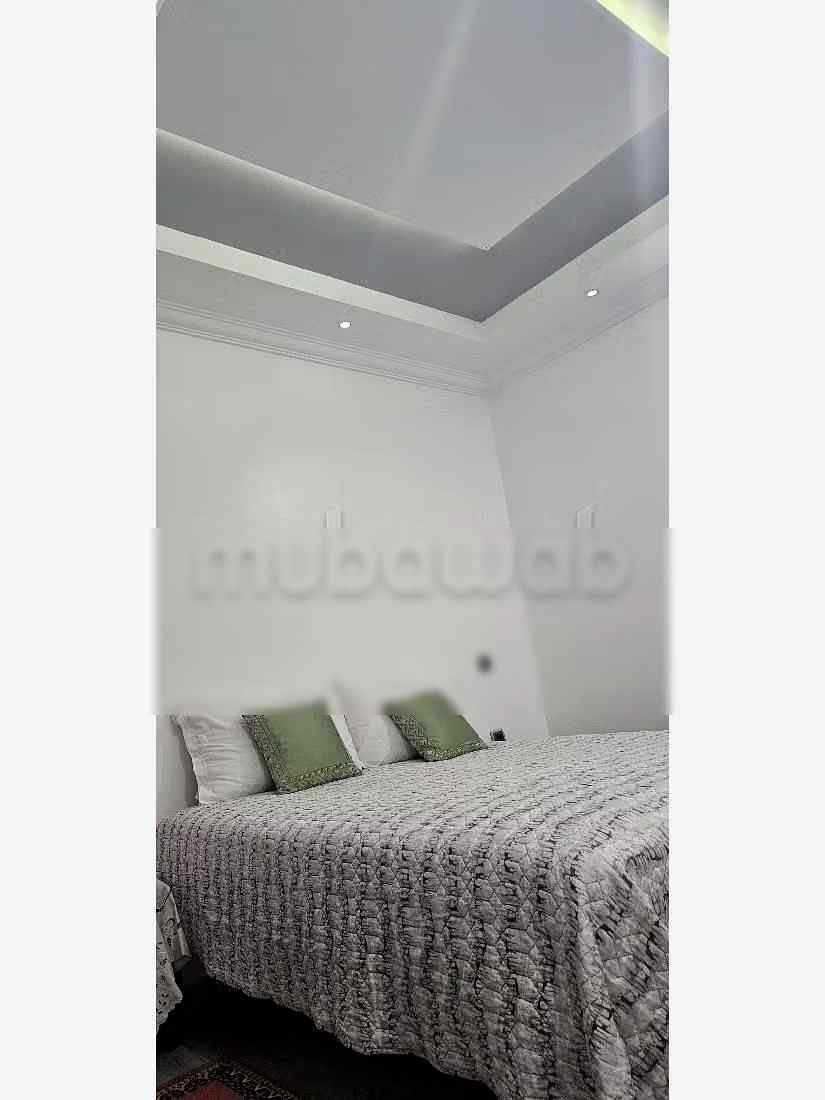 Location saisonnière à Borj. 1 Pièce. Fenêtres avec double vitrage et porte blindée - Photo 11