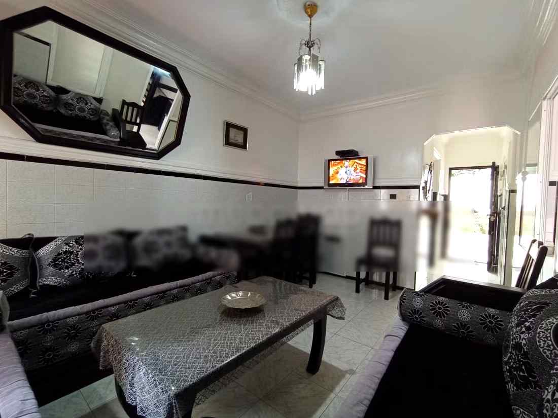 Appartement de vacances à louer à M'Diq. 
Surface totale 68 m². 
Téléviseur - Photo 7