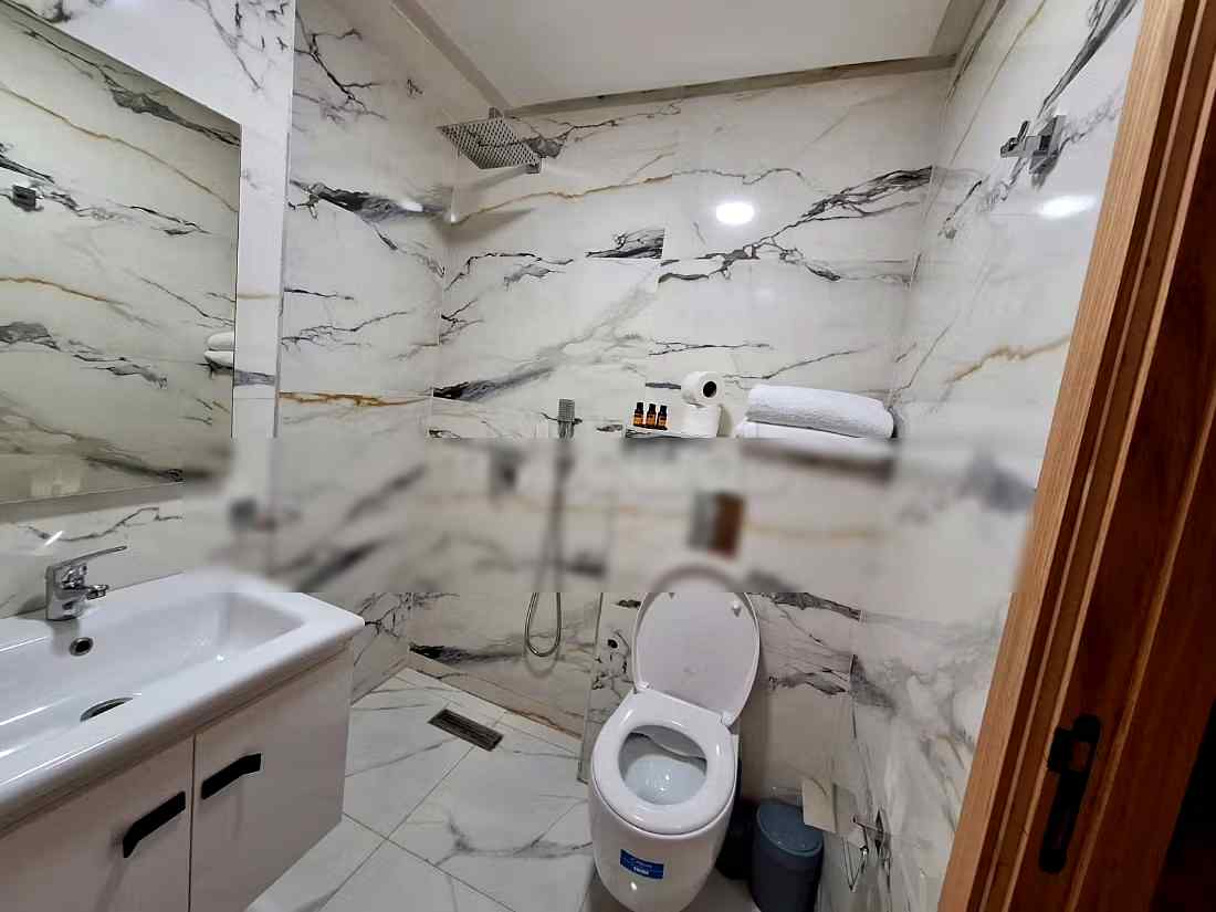 Location d'un appartement à Ennajd. 
2 chambres. 
Cuisine entièrement équipée - Photo 3